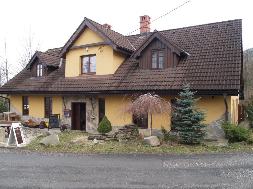 Penzion Gutská krčma Trinec Esterno foto